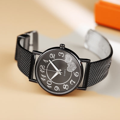 Reloj de Pulsera Dama Malla Dorada con Diseño de Corazón - Image 9