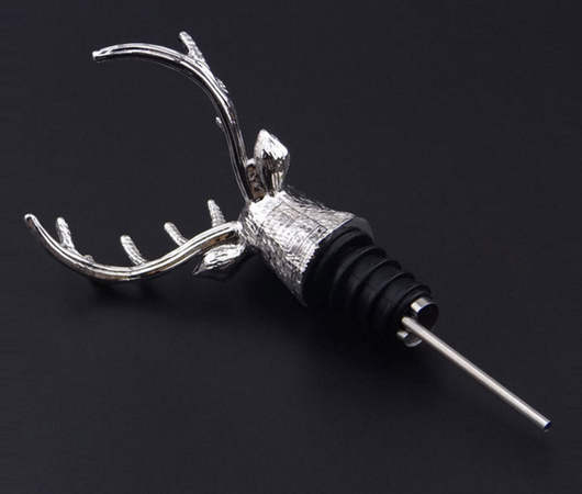 Vertedor de Vino y Tapón Aireador con Diseño de Cabeza de Venado en Acero Inoxidable - Image 4