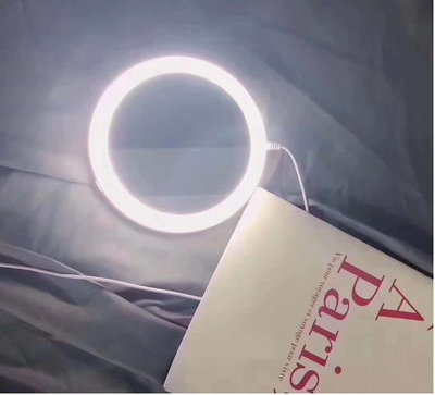 Espejo de Maquillaje LED Doble Cara Plegable con Almacenamiento y Carga USB - Image 3