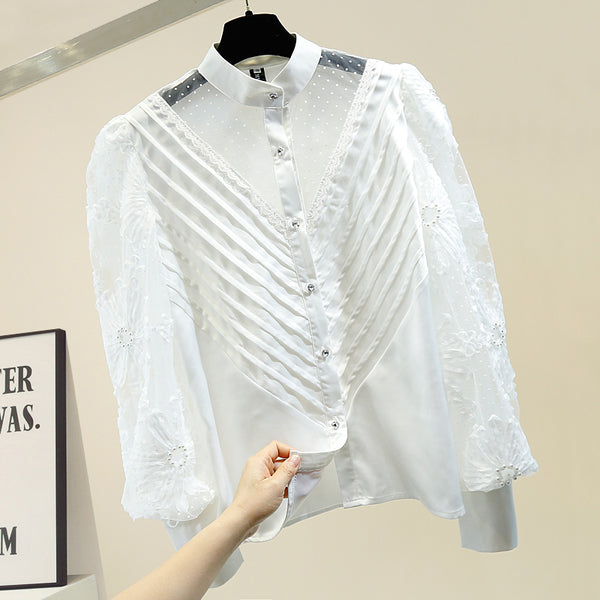 Blusa Semitransparente con Cuello de Pie y Encaje Delicado