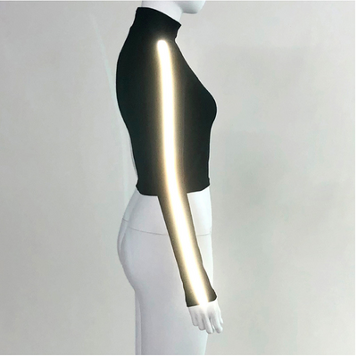 Playera Asimétrica con Hombro Descubierto - Image 18