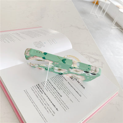 Funda para teléfono con flores y fondo verde - Image 2