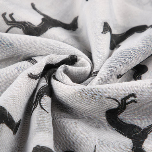 Pañuelo con Estampado de Perro Negro - Image 4