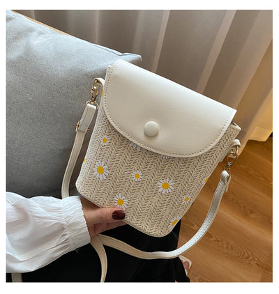 Bolso de Hombro Tejido en Rafia con Detalles Plisados - Image 15