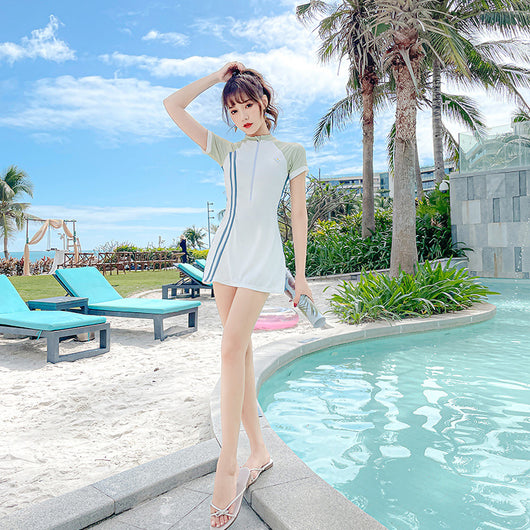 Traje de Baño Deportivo para Mujer con Manga Corta - Image 3