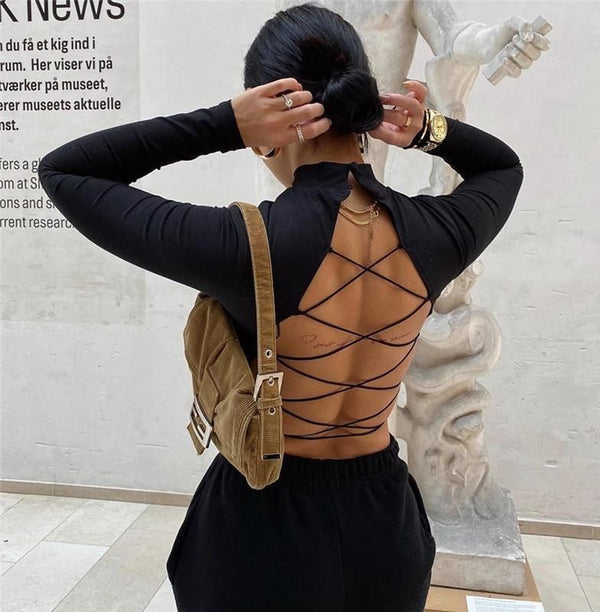 Bodysuit de Cuello Alto con Espalda Abierta y Tirantes