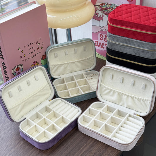 Organizador de Joyas Portátil con Estilo Minimalista