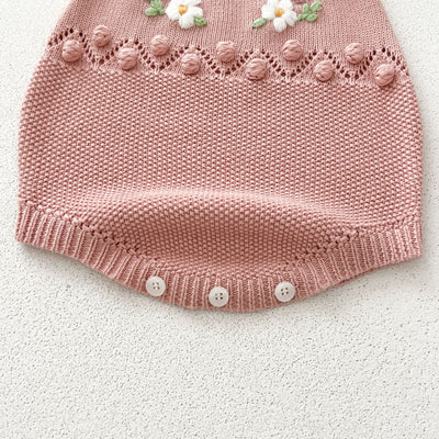 Conjunto Tejido a Mano para Recién Nacido - Cardigan y Mameluco con Flor - Image 12