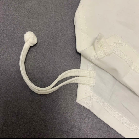 Playera Estampada Ajustada con Cintura Descubierta y Detalle de Jaula