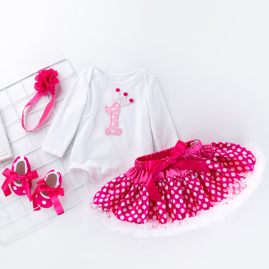 Conjunto Profesional de Falda y Blusa a Lunares - Image 25