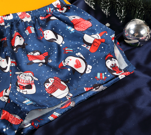 Pijama de Satén Femenino con Estampado de Seda y Tirantes - Image 13