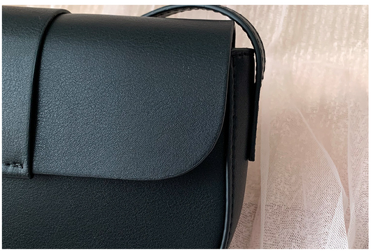 Bolsa Cuadrada Minimalista de Cuero para Celular - Image 9