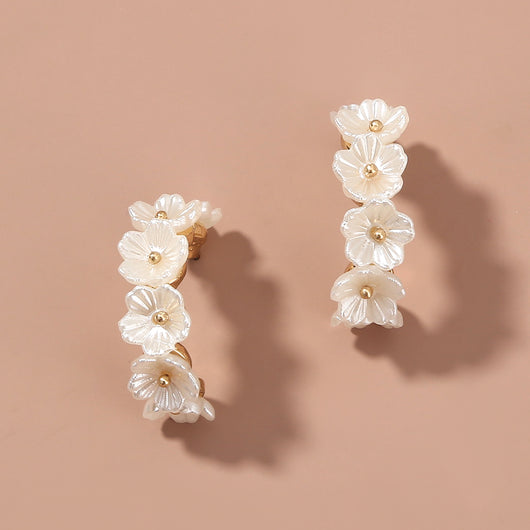 Aretes de Flores Resina Blanca - Diseño Elegante Tipo C - Image 8