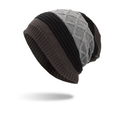 Gorro de Lana Tejido con Clip Diamante y Terciopelo - Image 4