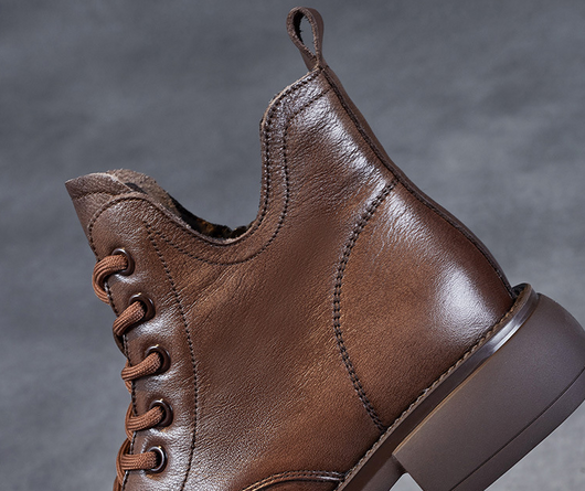 Botas Martin Cortas de Cuero con Cordones y Escote en V - Image 16