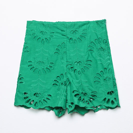 Shorts Elegantes con Detalles Bordados y Recortes Modernos para Mujer
