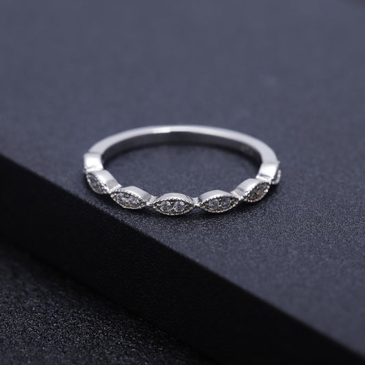 Anillo de Plata Esterlina con Moissanita de 1 Quilate y Microincrustaciones