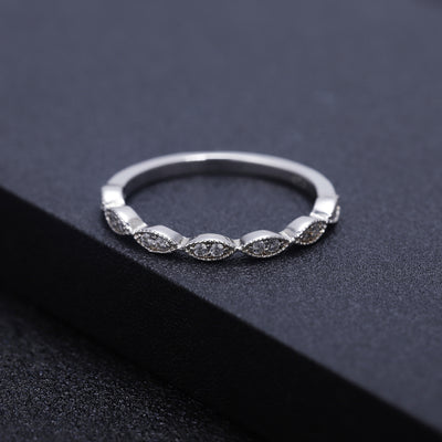 Anillo de Plata Esterlina con Moissanita de 1 Quilate y Microincrustaciones