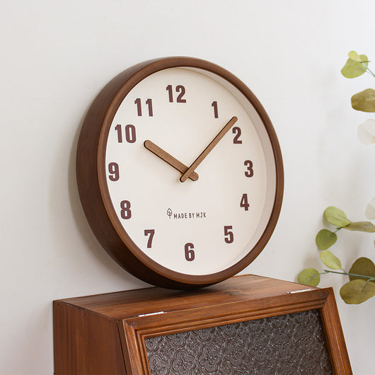 Reloj de Pared Minimalista Moderno en Madera Maciza Estilo Retro - Image 2