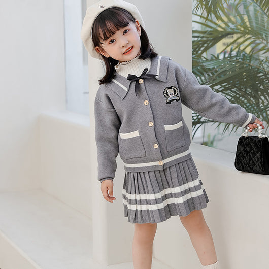 Conjunto de Dos Piezas: Cardigan Bordado de Manga Larga y Falda Plisada