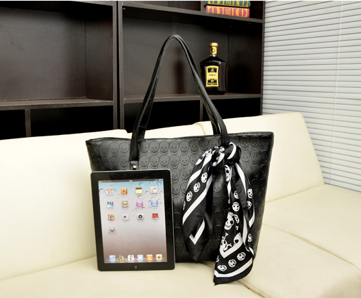 Bolso de Cuero PU con Calavera - Cartera Grande Impermeable para Mujer - Image 5
