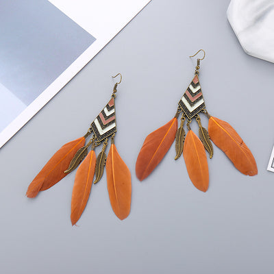 Aretes Bohemios de Hoja Diamante con Borla y Pluma para Mujer - Image 16