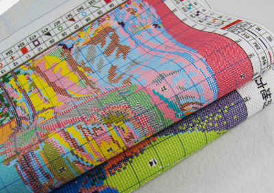 Bordado en Punto de Cruz con Marco Decorativo - Image 11