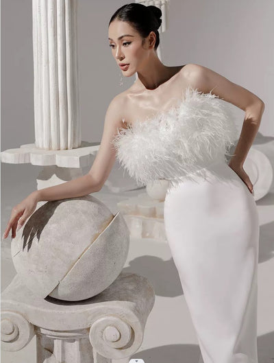 Vestido Envolvente Blanco con Escote Sensual y Detalles de Borlas - Image 10
