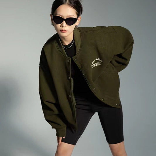 Chaqueta Cropped Oversized con Bordados Vintage