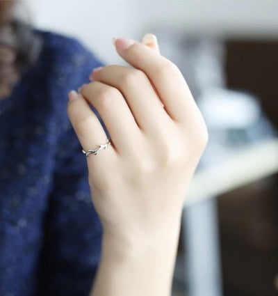 Anillo de Plata con Hoja de Olivo - Diseño Minimalista para Mujer - Image 2