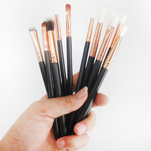 Set de 12 Brochas de Maquillaje Oro Rosa y Negro - Image 3