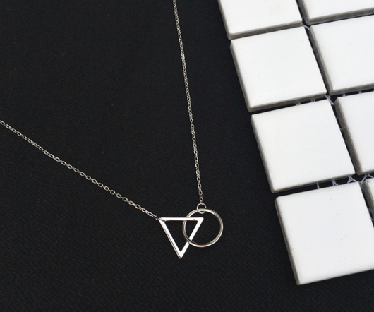 Collar con Colgante Geométrico en Plata 925 Esterlina