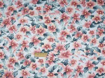 Tela de Algodón con Flores Pequeñas en Tonos Claros - Image 13