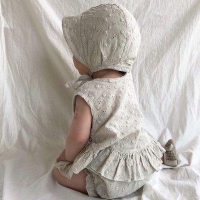 Conjunto de Tres Piezas Infantil con Chaleco Bordado, Shorts y Gorro - Image 42