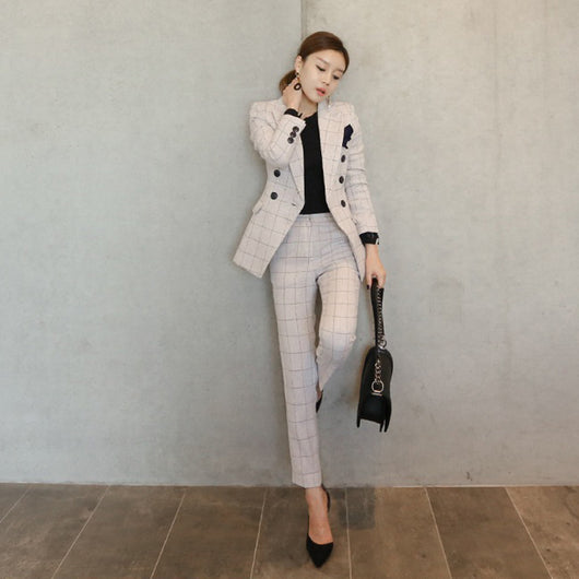 Traje Ejecutivo para Mujer con Solapa y Doble Botonadura