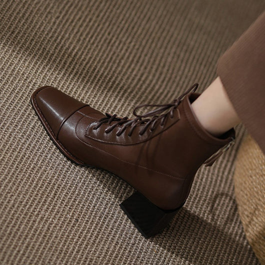 Botas Martin Negras con Cordones para Mujer - Image 4