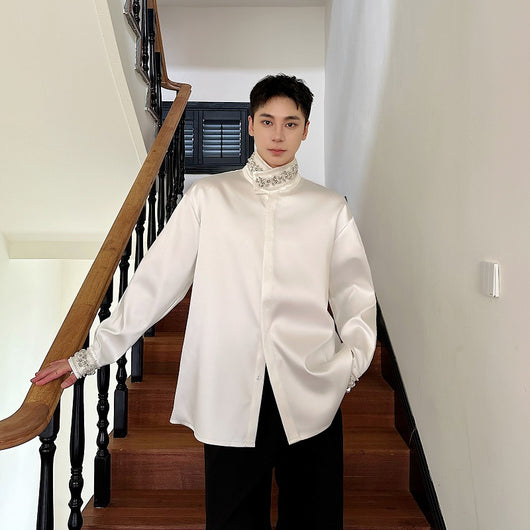 Camisa de Satén Elegante para Hombre con Cuello Mao y Detalles de Lentejuelas Brillantes