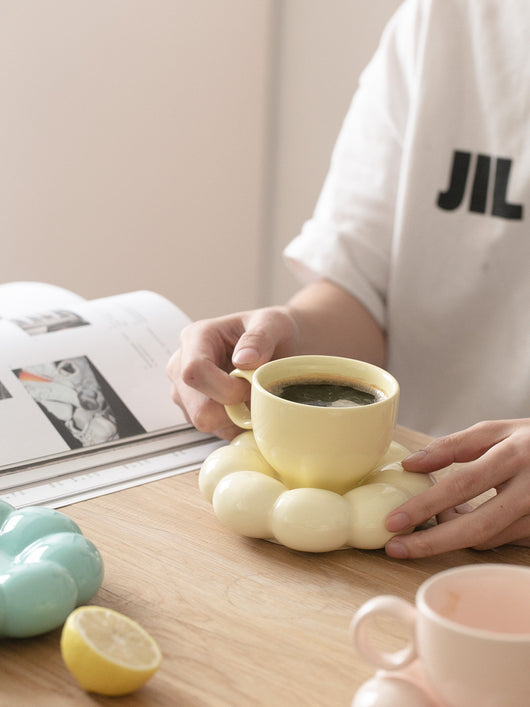 Taza de Desayuno con Plato de Cerámica Floral y Colores Vibrantes - Image 17