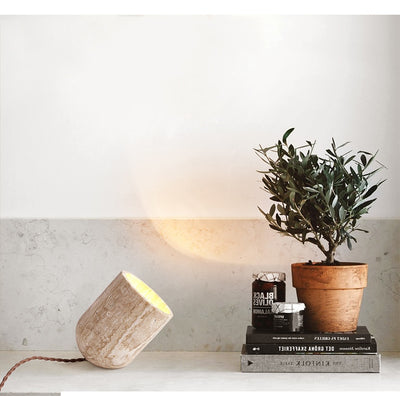 Lámpara de Mesa Decorativa Estilo Crema para Sala y Dormitorio - Image 9