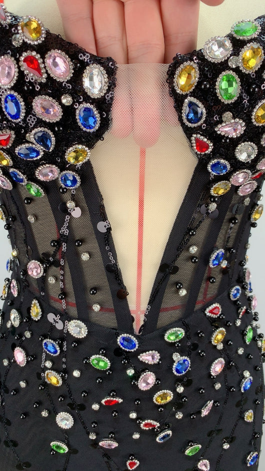 Vestido de Malla Elegante con Cristales Brillantes y Cintura Ajustada - Image 17