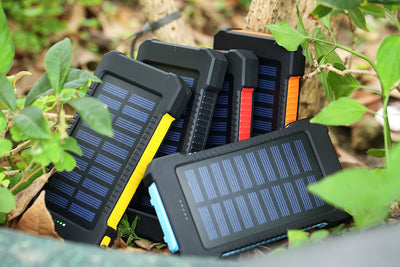 Cargador Solar Portátil Ultradelgado para Celular con Luz de Campamento - Image 15