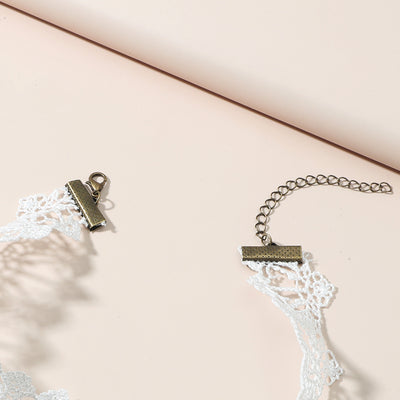 Collar de Encaje Blanco Elegante para Damas - Image 10