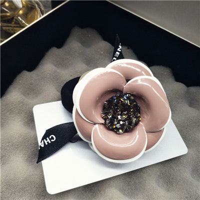 Adorno Camellia con Perlas y Cristales Brillantes - Image 5