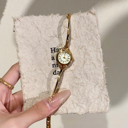 Reloj de Pulsera Minimalista para Mujer con Banda Fina - Image 9