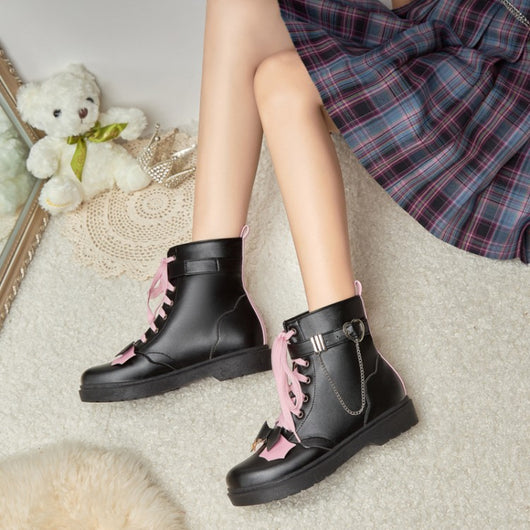 Botas Martin para Mujer con Cadena Metálica y Moño - Image 3