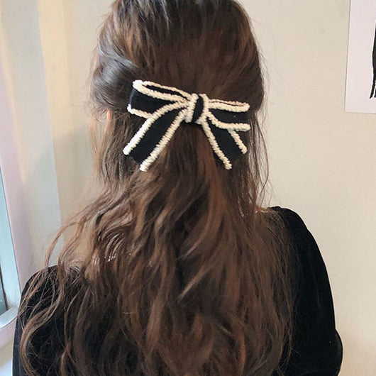 Diadema Elegante con Moño Blanco y Detalles Perlados - Image 14