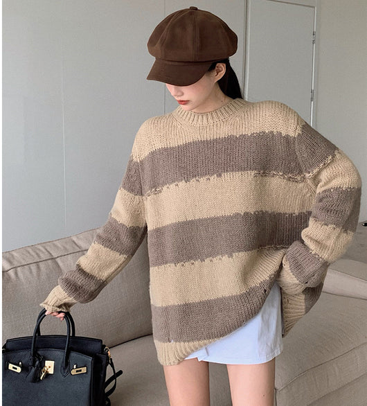 Suéter Cuello Redondo Diseño Retro - Image 4
