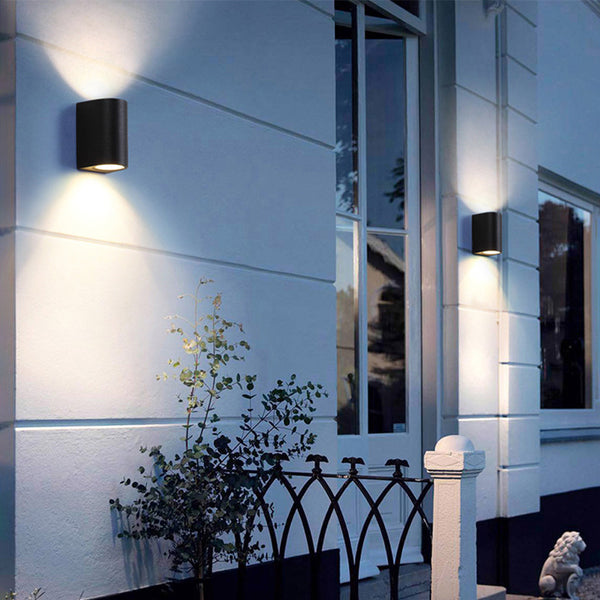 Lámpara LED Doble para Exterior - Iluminación Moderna para Patios y Jardines