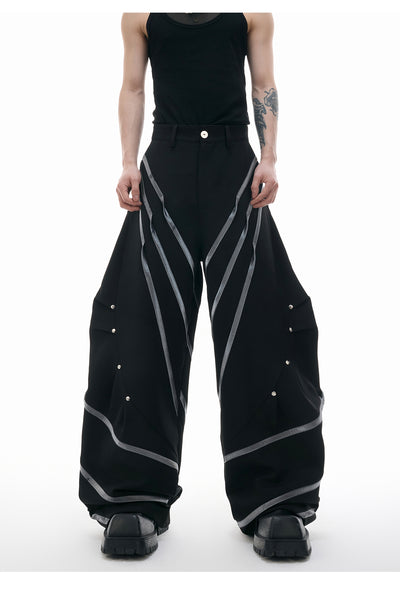 Pantalón Plisado con Detalles Metálicos y Remaches - Image 5