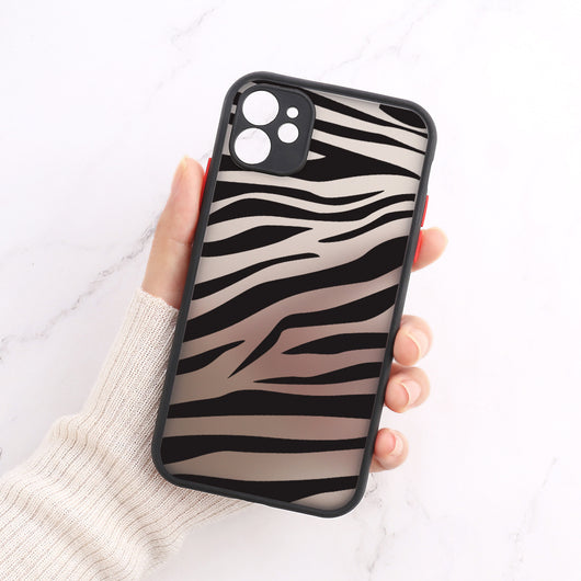 Funda Protectora Antiimpacto con Textura Premium en Negro - Image 24